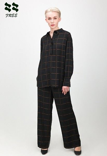 Ladies Big check loose pant front